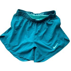 || NEW || Nike Teal Tempo Dri- Fit Running Shorts Women’s Small